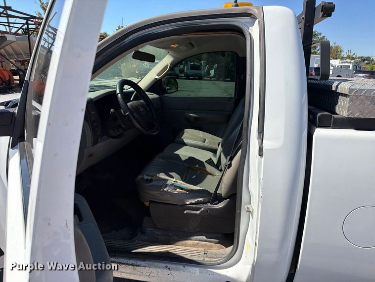 image for item FU1116 2007 Chevrolet Silverado 1500 pickup truck