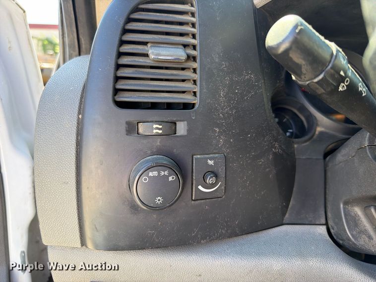 image for item FU1116 2007 Chevrolet Silverado 1500 pickup truck