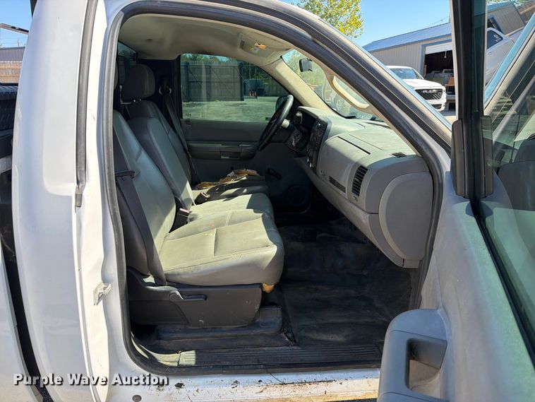 image for item FU1116 2007 Chevrolet Silverado 1500 pickup truck