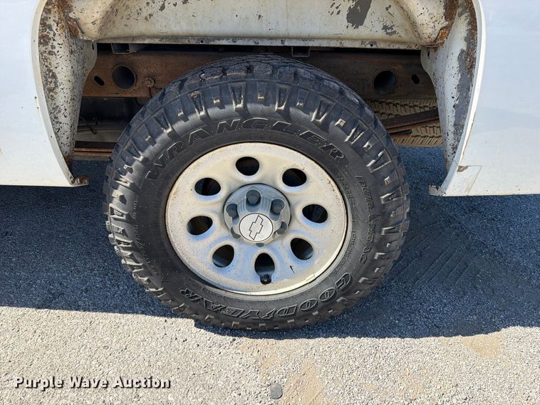 image for item FU1116 2007 Chevrolet Silverado 1500 pickup truck