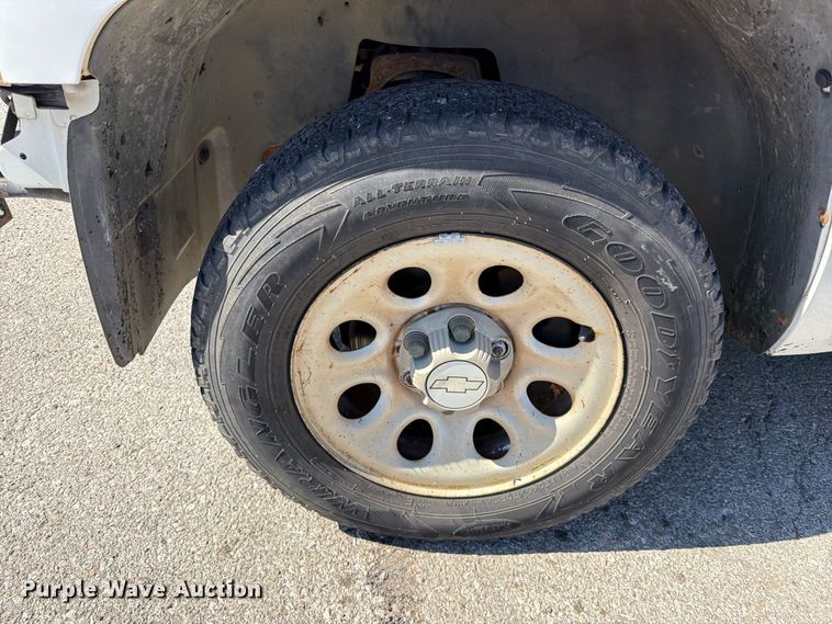 image for item FU1116 2007 Chevrolet Silverado 1500 pickup truck