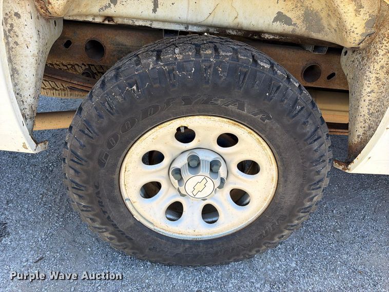 image for item FU1116 2007 Chevrolet Silverado 1500 pickup truck