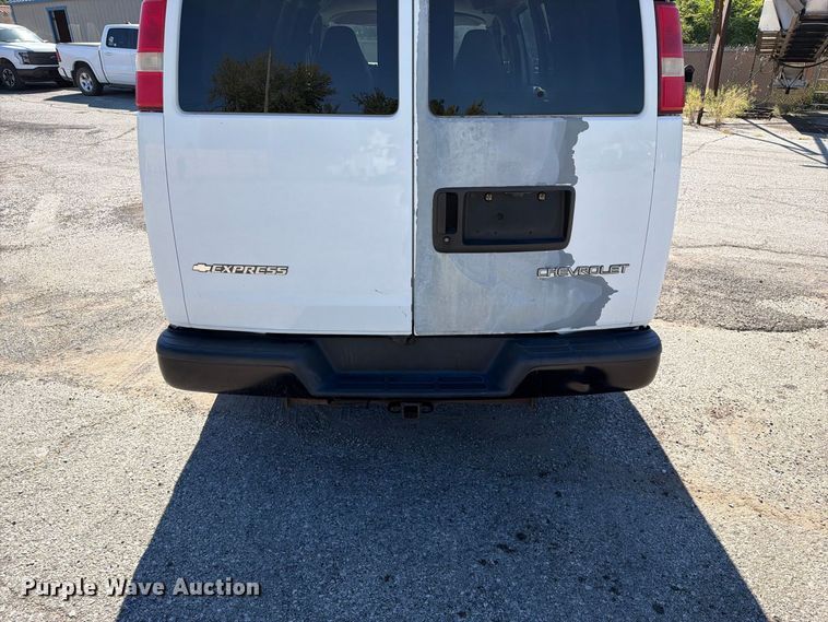 image for item FU1117 2005 Chevrolet Express 1500 van