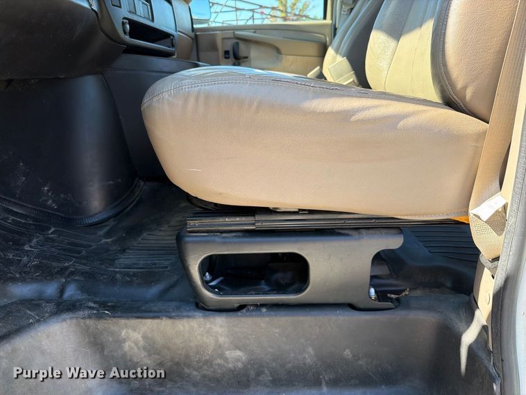 image for item FU1117 2005 Chevrolet Express 1500 van