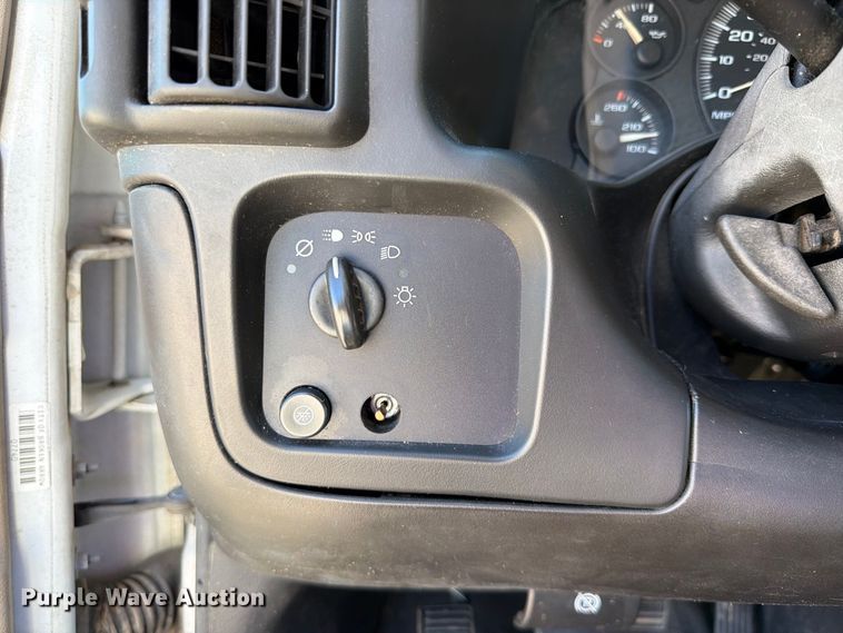 image for item FU1117 2005 Chevrolet Express 1500 van