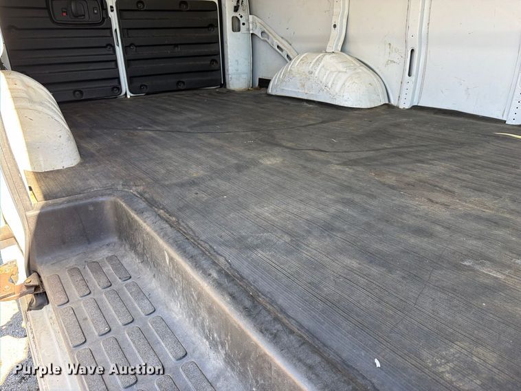 image for item FU1117 2005 Chevrolet Express 1500 van