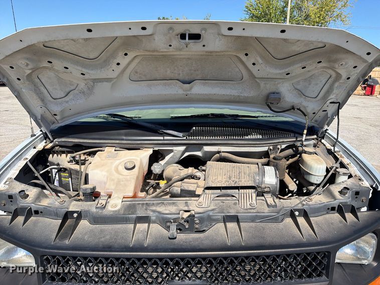 image for item FU1117 2005 Chevrolet Express 1500 van