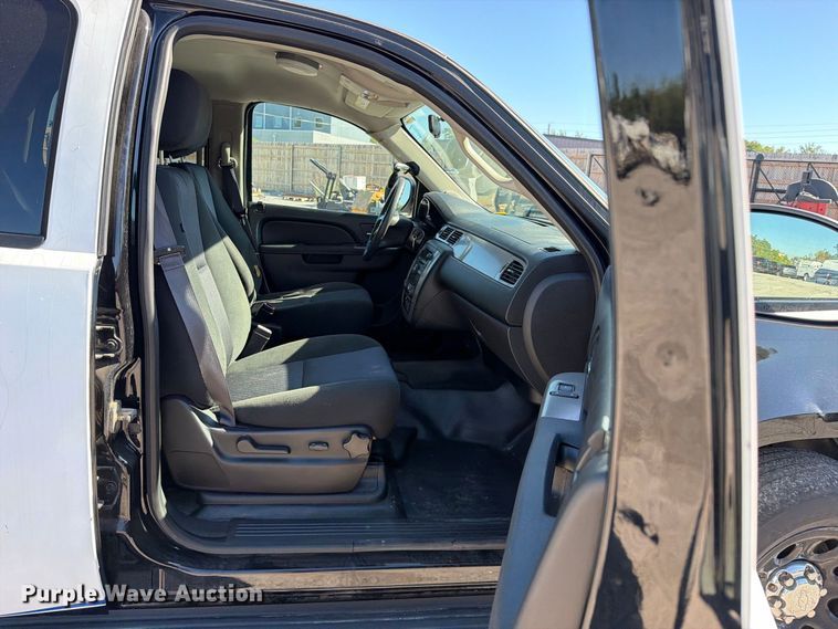 image for item FU1120 2013 Chevrolet Tahoe Police SUV