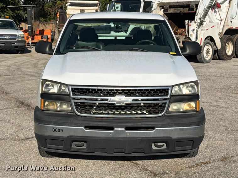 image for item FU1128 2006 Chevrolet Silverado 1500 Ext. Cab pickup truck