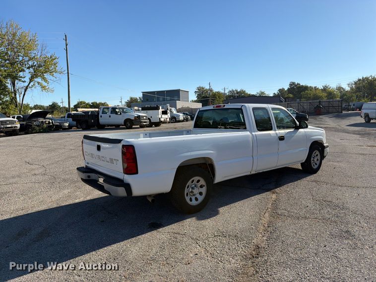 image for item FU1128 2006 Chevrolet Silverado 1500 Ext. Cab pickup truck