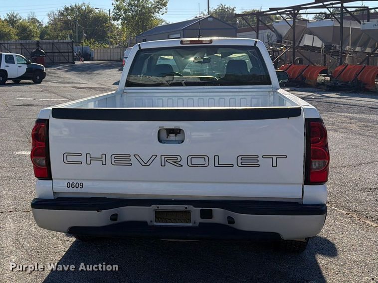 image for item FU1128 2006 Chevrolet Silverado 1500 Ext. Cab pickup truck