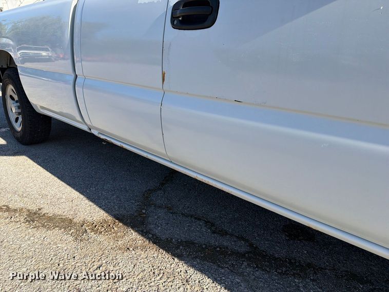 image for item FU1128 2006 Chevrolet Silverado 1500 Ext. Cab pickup truck