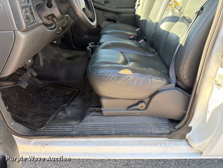 image for item FU1128 2006 Chevrolet Silverado 1500 Ext. Cab pickup truck