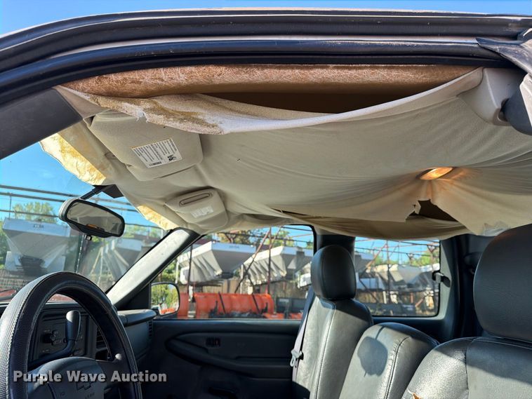 image for item FU1128 2006 Chevrolet Silverado 1500 Ext. Cab pickup truck