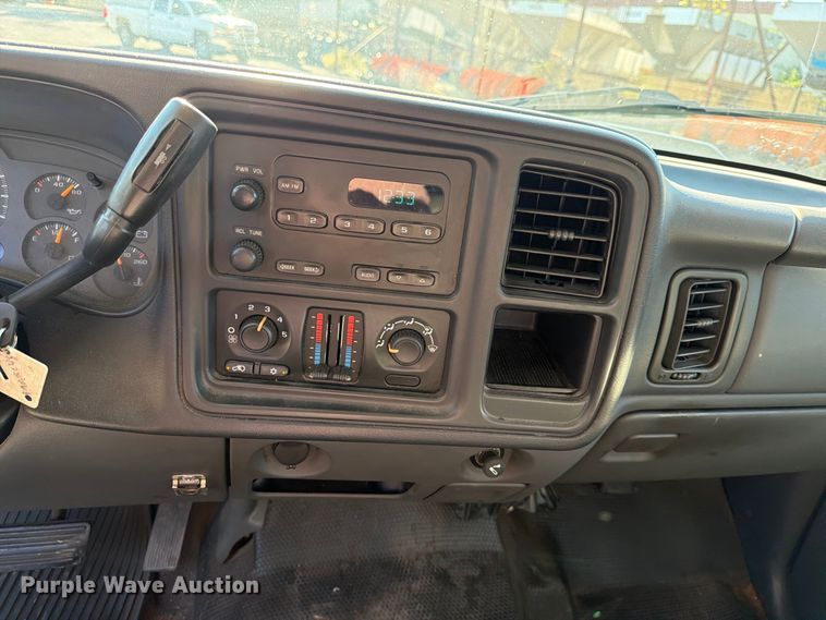 image for item FU1128 2006 Chevrolet Silverado 1500 Ext. Cab pickup truck