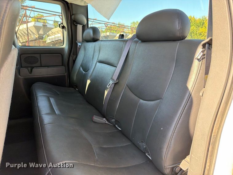 image for item FU1128 2006 Chevrolet Silverado 1500 Ext. Cab pickup truck