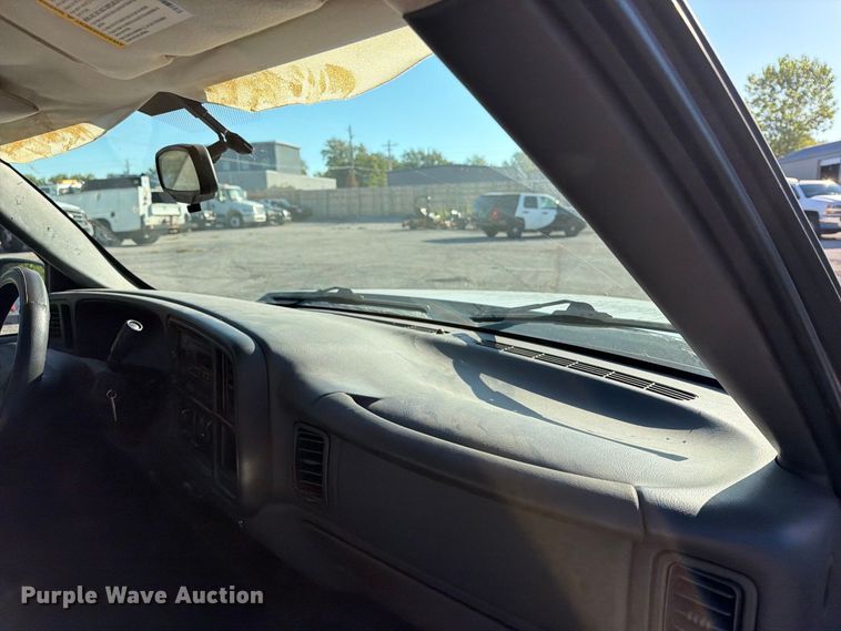 image for item FU1128 2006 Chevrolet Silverado 1500 Ext. Cab pickup truck