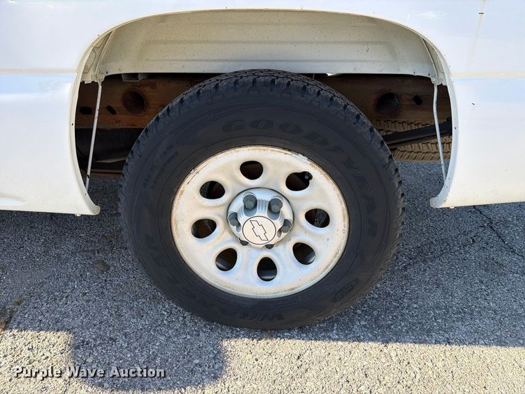 image for item FU1128 2006 Chevrolet Silverado 1500 Ext. Cab pickup truck