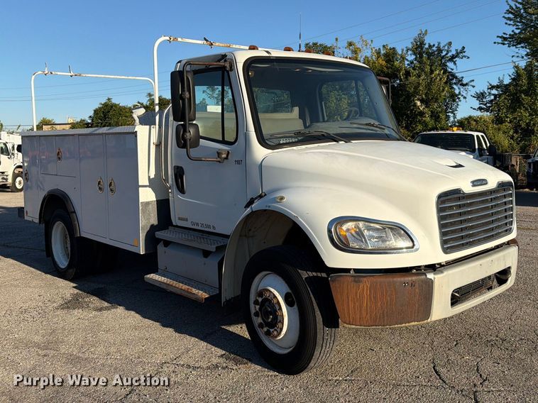 image for item FU1129 2011 Freightliner Business Class M2 utility / service truck