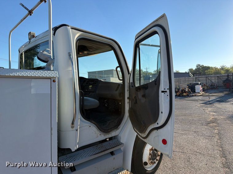 image for item FU1129 2011 Freightliner Business Class M2 utility / service truck