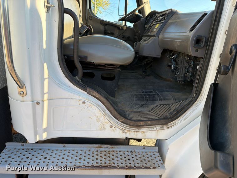 image for item FU1129 2011 Freightliner Business Class M2 utility / service truck