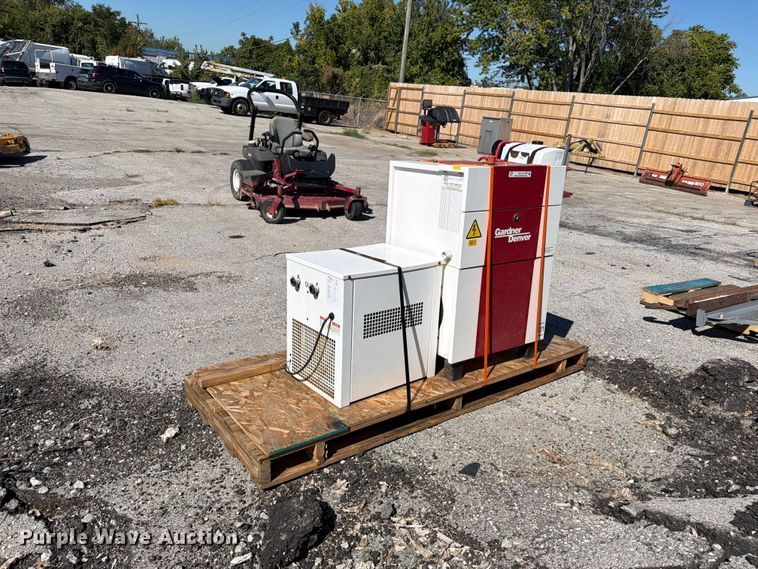 image for item FU1134 Gardner Denver L11 air compressor