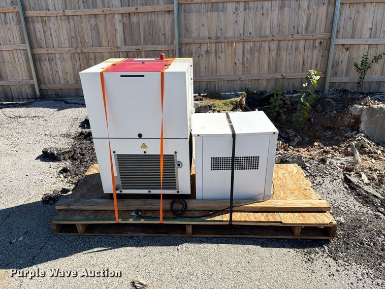 image for item FU1134 Gardner Denver L11 air compressor