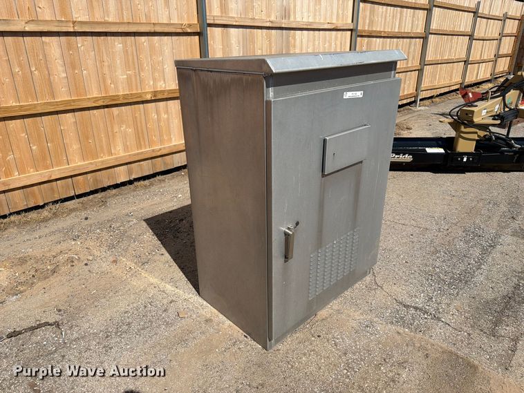 image for item FU1138 Traffic light control cabinet