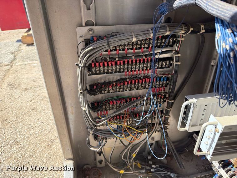image for item FU1138 Traffic light control cabinet
