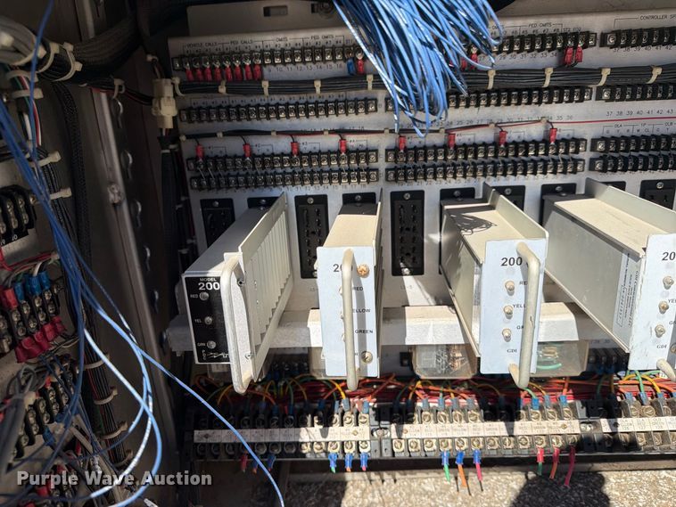 image for item FU1138 Traffic light control cabinet