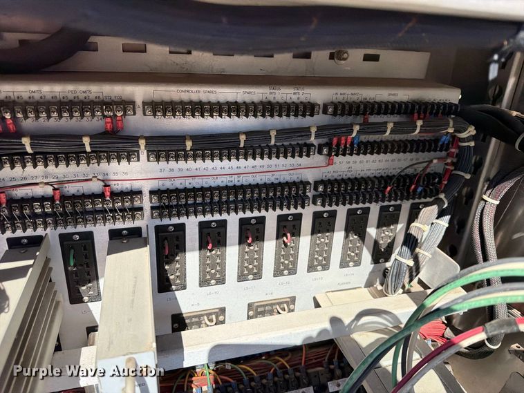 image for item FU1138 Traffic light control cabinet