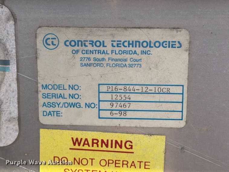 image for item FU1138 Traffic light control cabinet