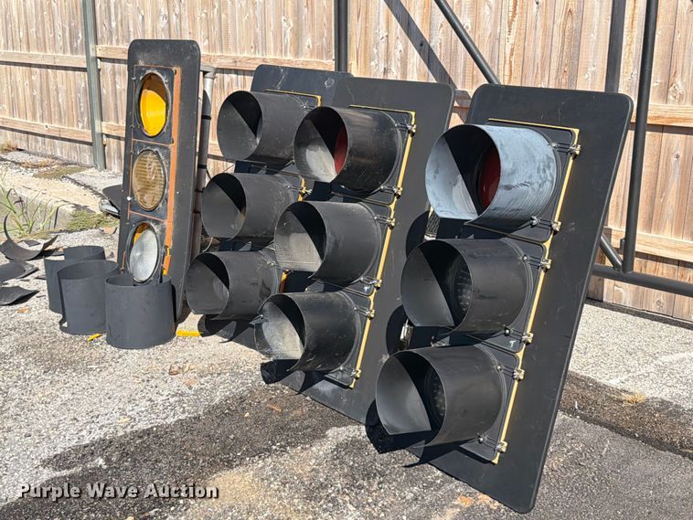 image for item FU1145 (4) traffic lights