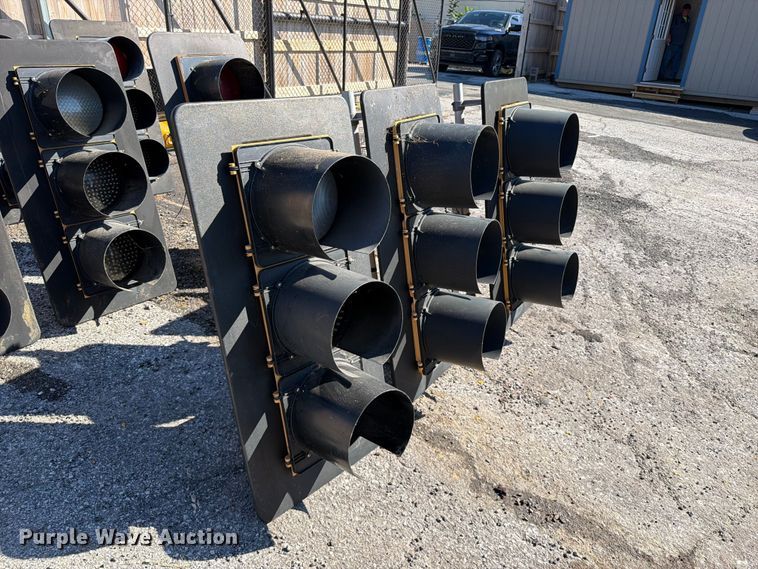 image for item FU1147 (3) traffic lights