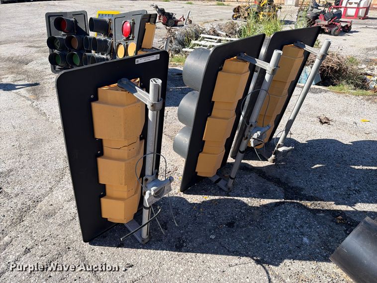image for item FU1147 (3) traffic lights