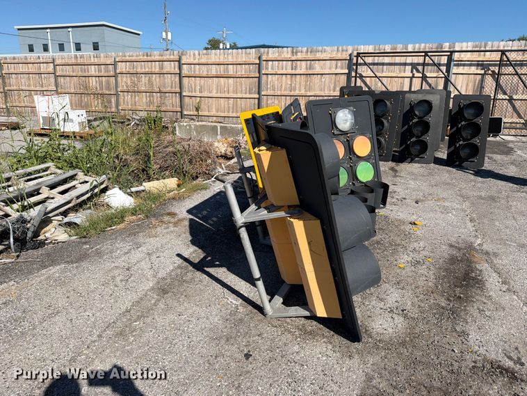 image for item FU1148 (5) traffic lights
