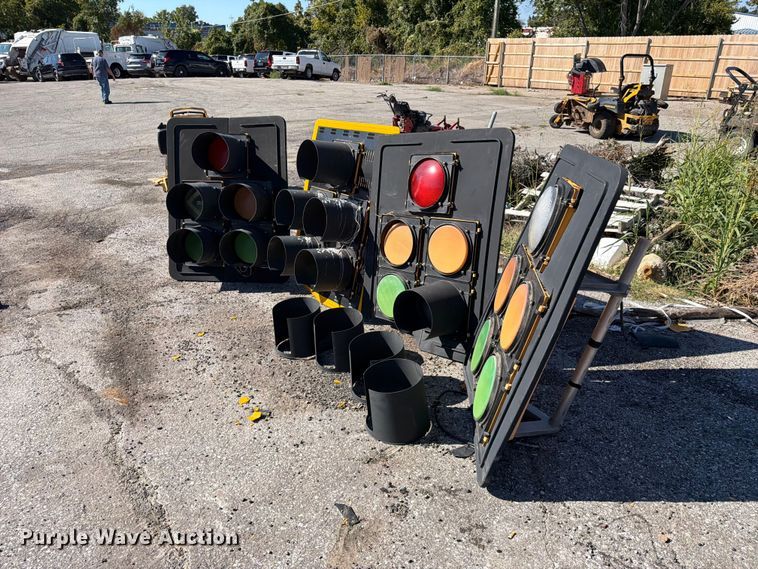 image for item FU1148 (5) traffic lights