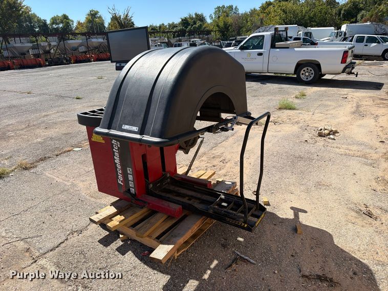 image for item FU1150 Hunter GSP9600HD tire balancer