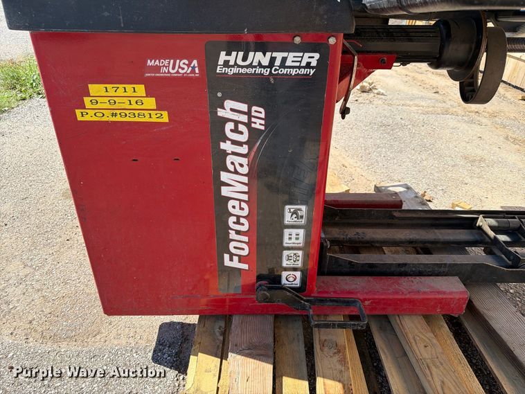 image for item FU1150 Hunter GSP9600HD tire balancer