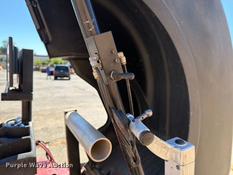 image for item FU1150 Hunter GSP9600HD tire balancer