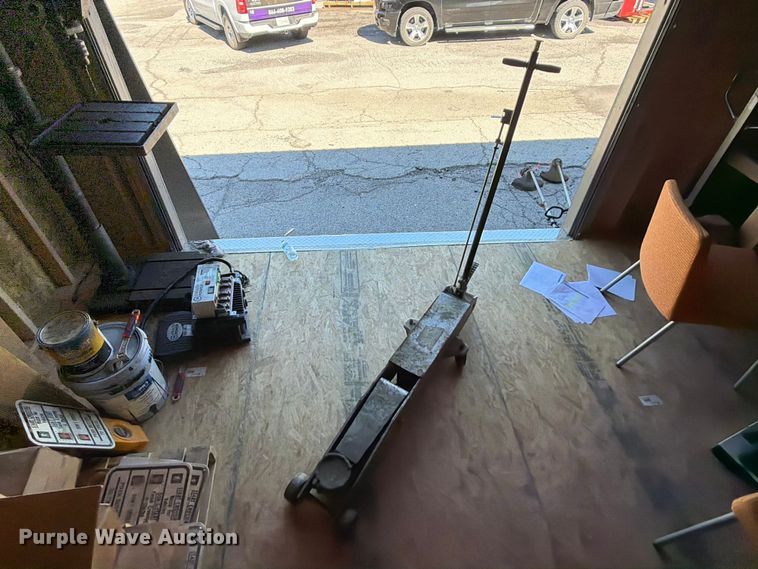 image for item FU1156 Fleet Long Reach floor jack