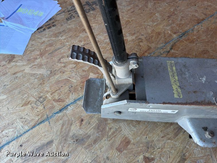 image for item FU1156 Fleet Long Reach floor jack