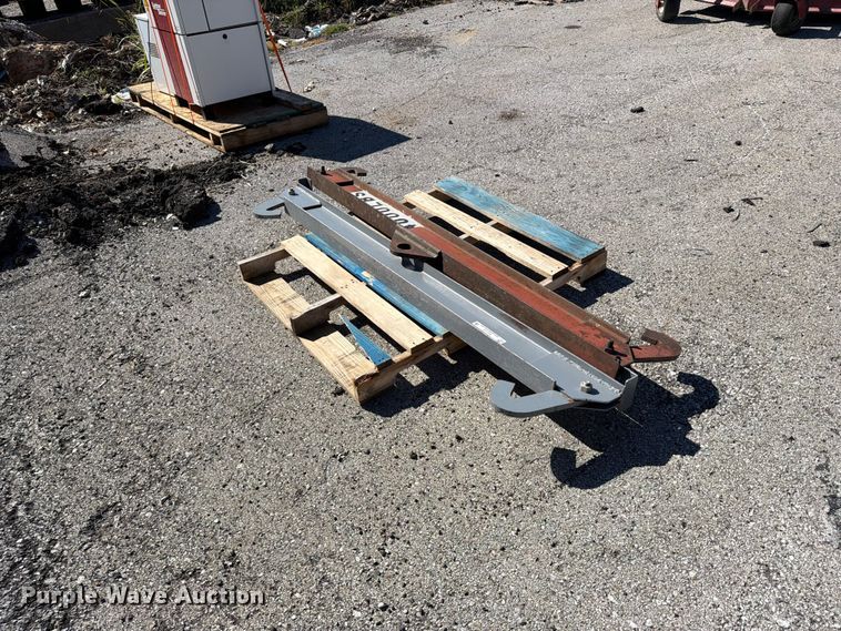 image for item FU1172 (2) lifting spreader beams