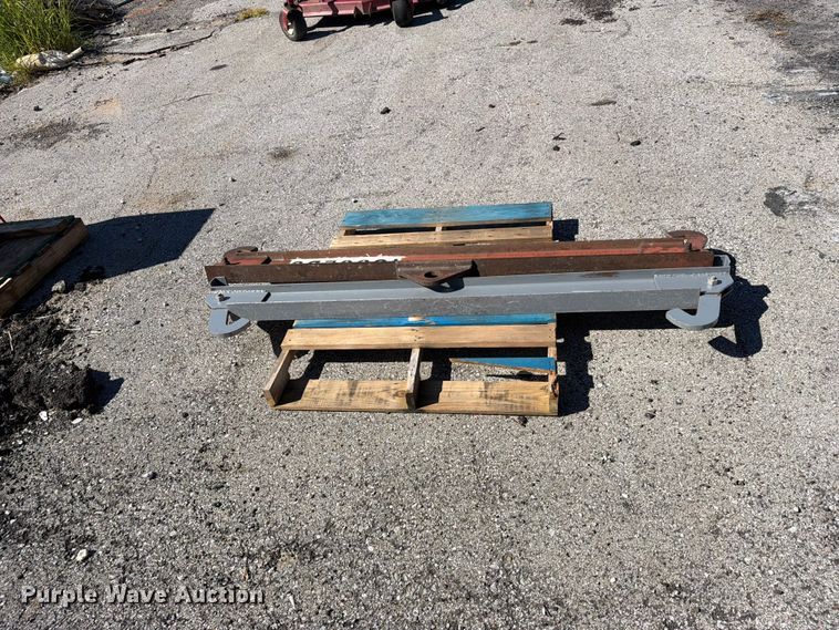 image for item FU1172 (2) lifting spreader beams