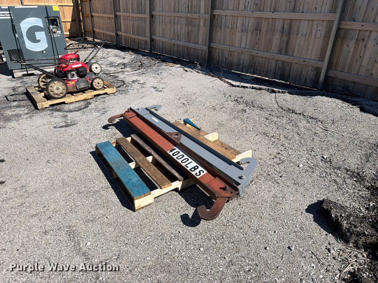 image for item FU1172 (2) lifting spreader beams