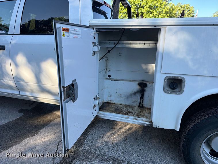 image for item FU4745 2015 RAM 3500 Crew Cab pickup truck