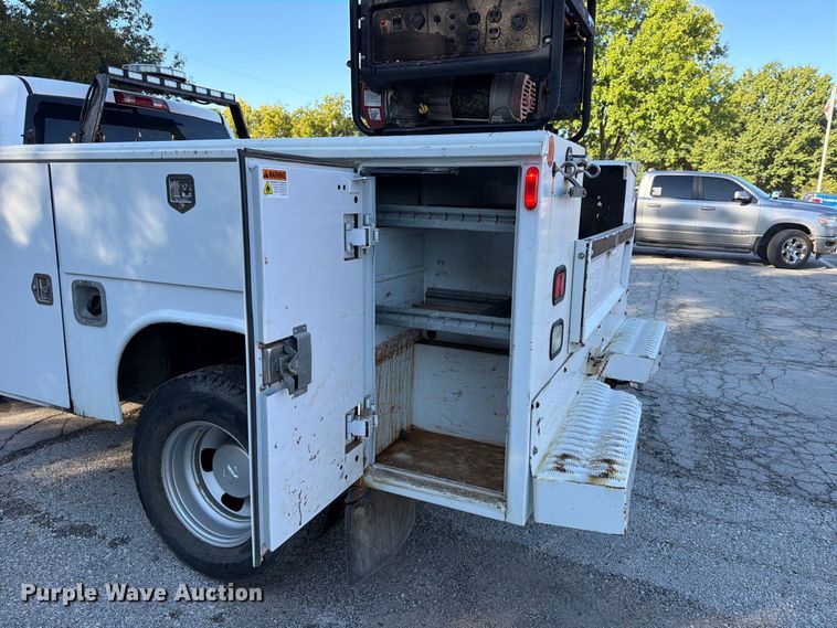 image for item FU4745 2015 RAM 3500 Crew Cab pickup truck