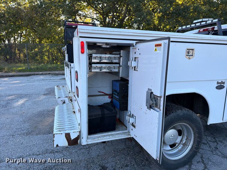 image for item FU4745 2015 RAM 3500 Crew Cab pickup truck
