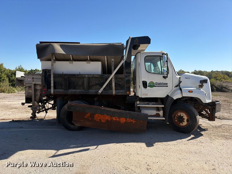 image for item FU4746 2014 Freightliner 108SD dump truck