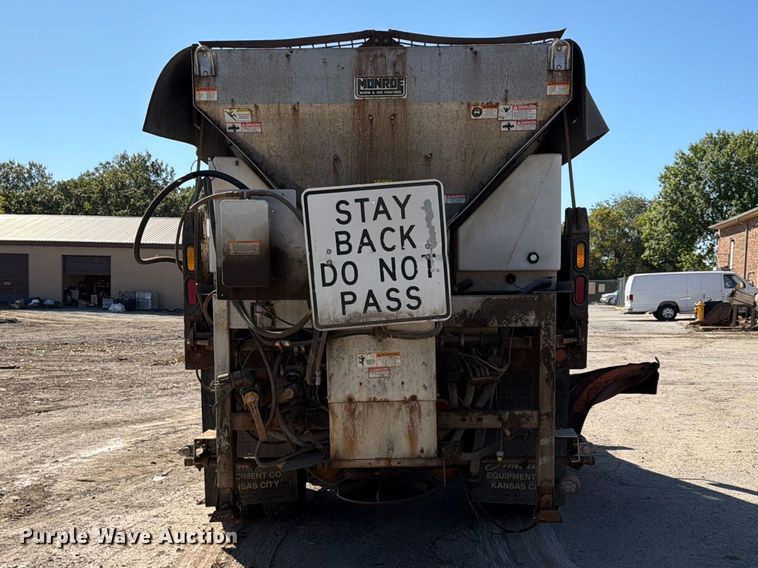 image for item FU4746 2014 Freightliner 108SD dump truck
